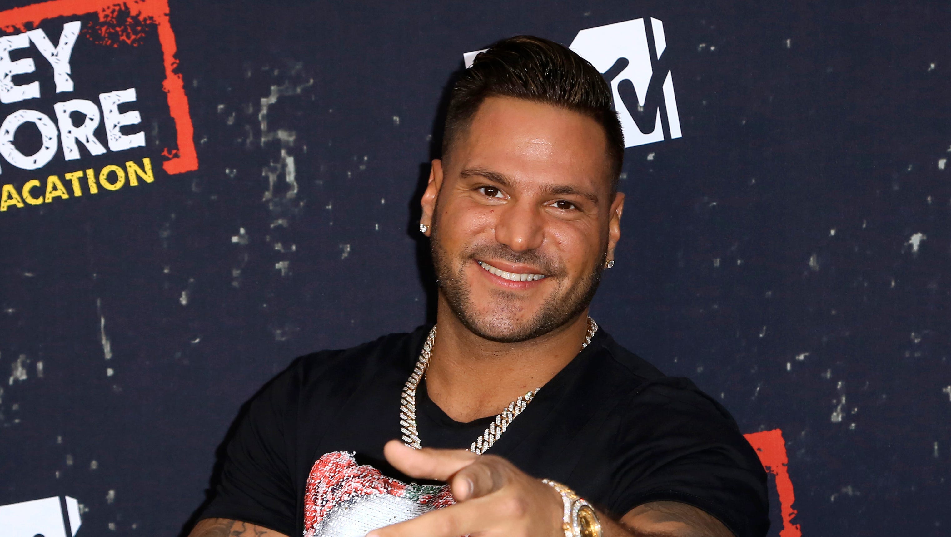 Ronnie Ortiz-Magro and Dean, his look-alike, at a Las Vegas event