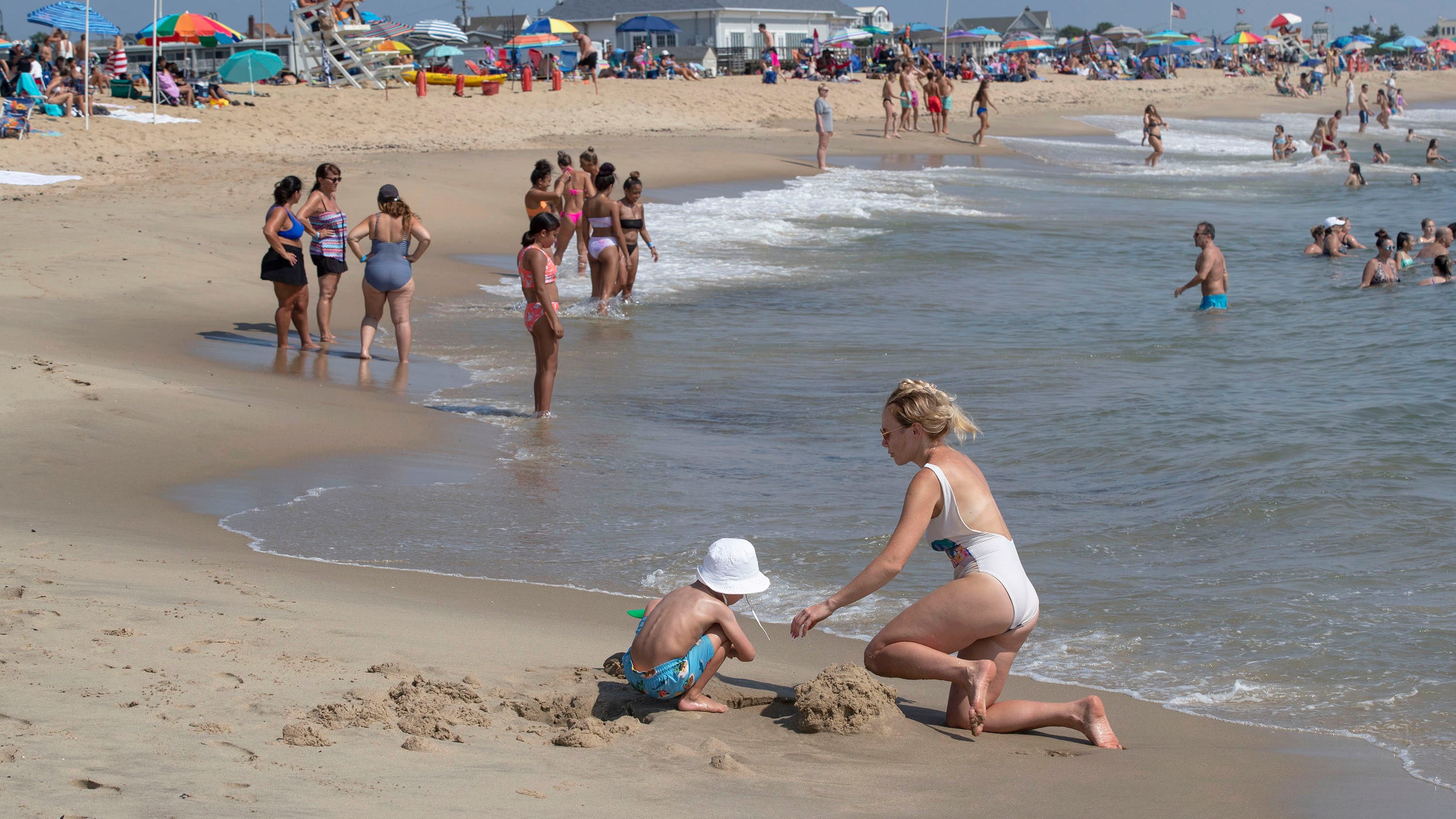 Map highlighting popular paid beaches on the New Jersey Shore