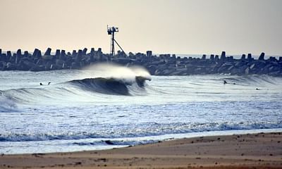 What are some examples of surfer slang words or phrases used on the Jersey Shore?